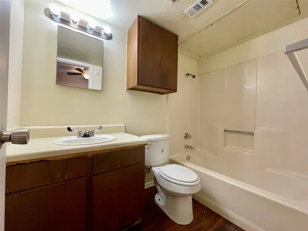 2526 W Prairie Street #203 Denton, TX 76201