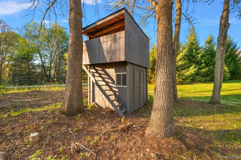1585 Houghton Trail Groveland Township, MI 48462
