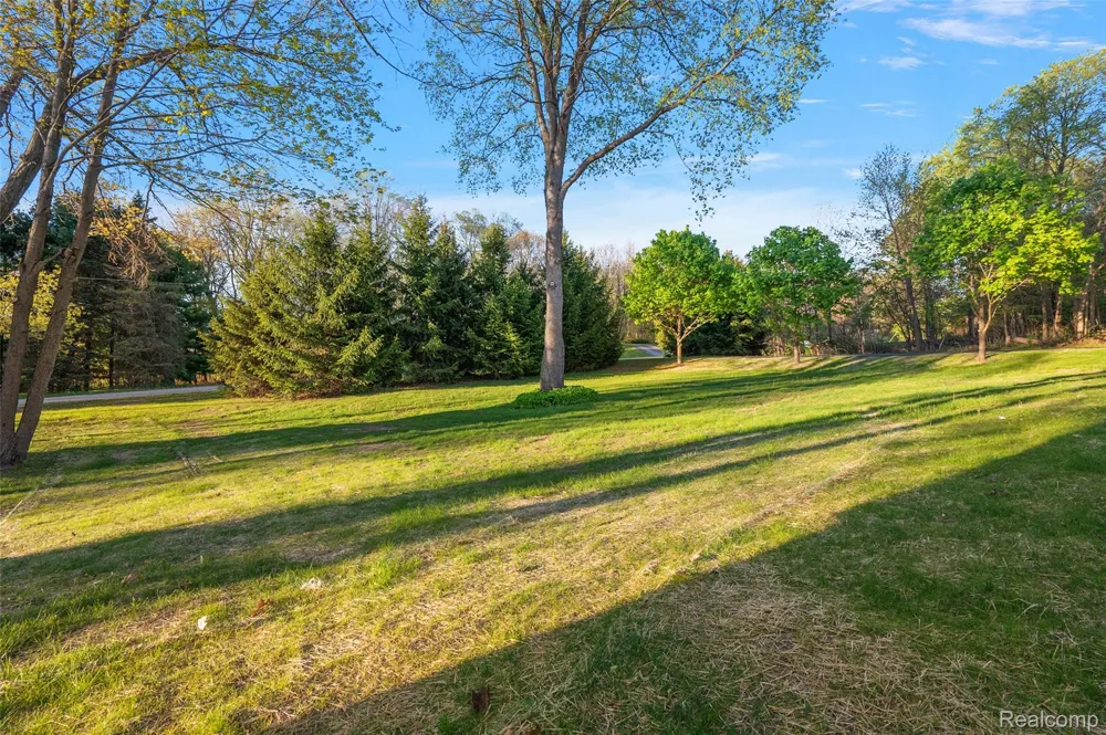 1585 Houghton Trail Groveland Township, MI 48462