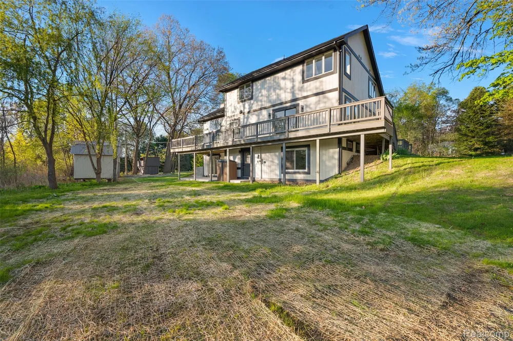 1585 Houghton Trail Groveland Township, MI 48462