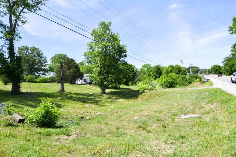 1933 Long Hollow Pike Gallatin, TN 37066