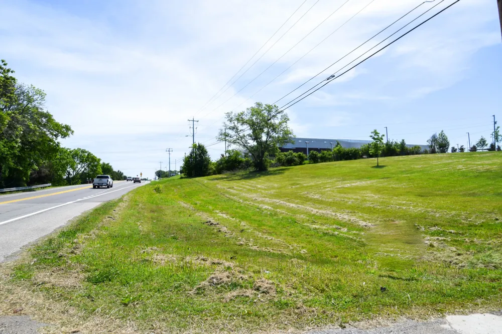 1933 Long Hollow Pike Gallatin, TN 37066