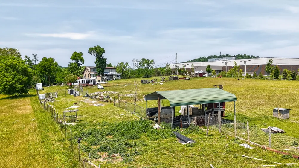 1933 Long Hollow Pike Gallatin, TN 37066