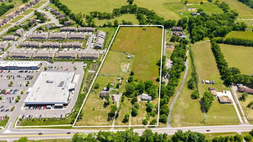 1933 Long Hollow Pike Gallatin, TN 37066