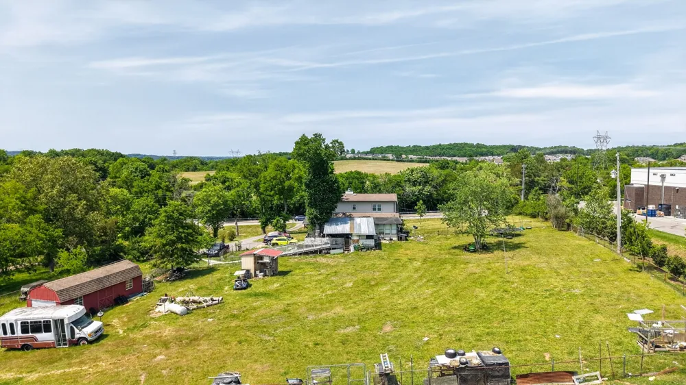 1933 Long Hollow Pike Gallatin, TN 37066