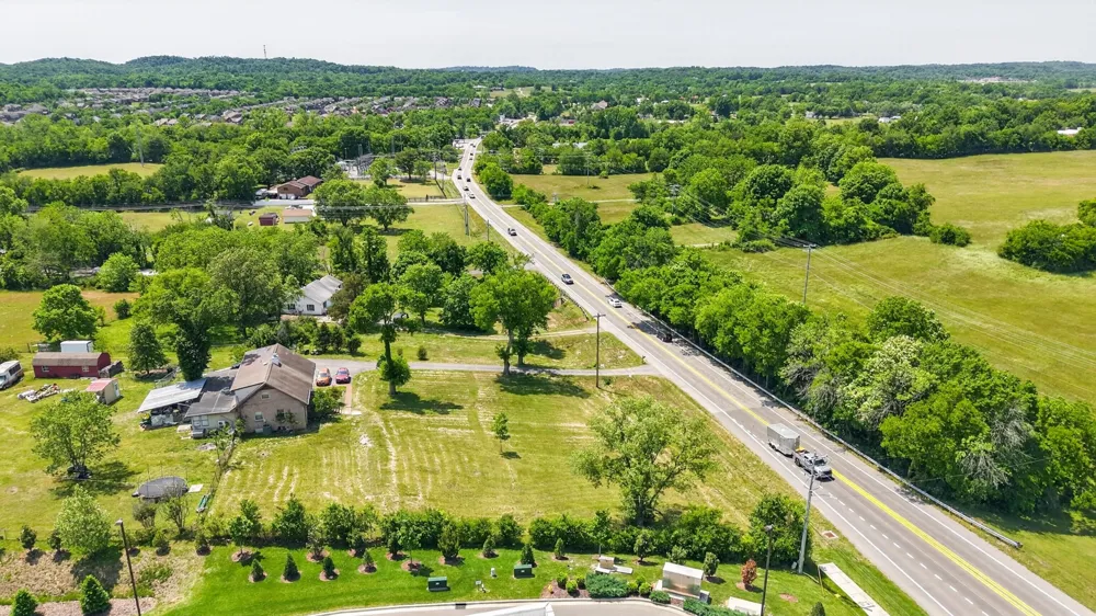 1933 Long Hollow Pike Gallatin, TN 37066