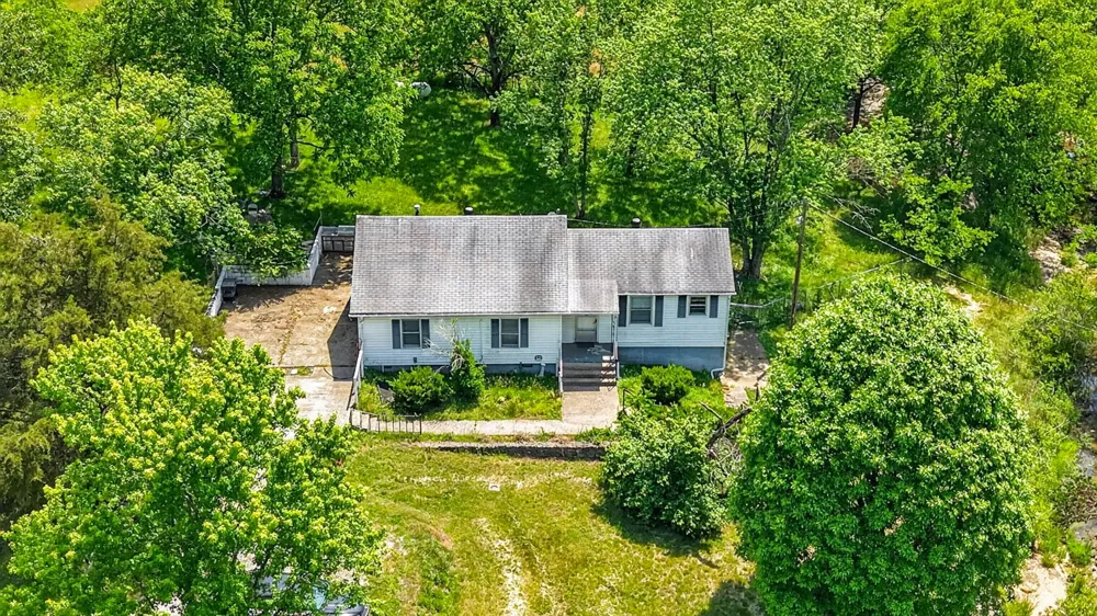 1933 Long Hollow Pike Gallatin, TN 37066