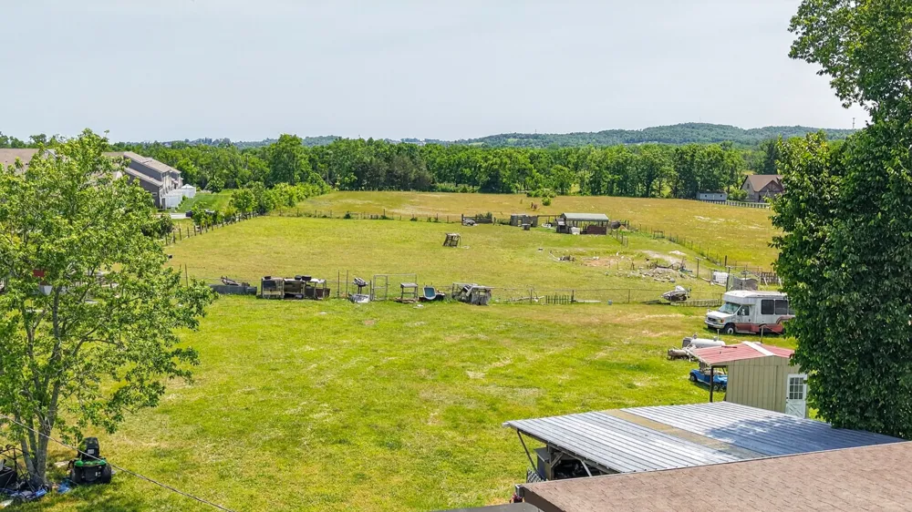 1933 Long Hollow Pike Gallatin, TN 37066