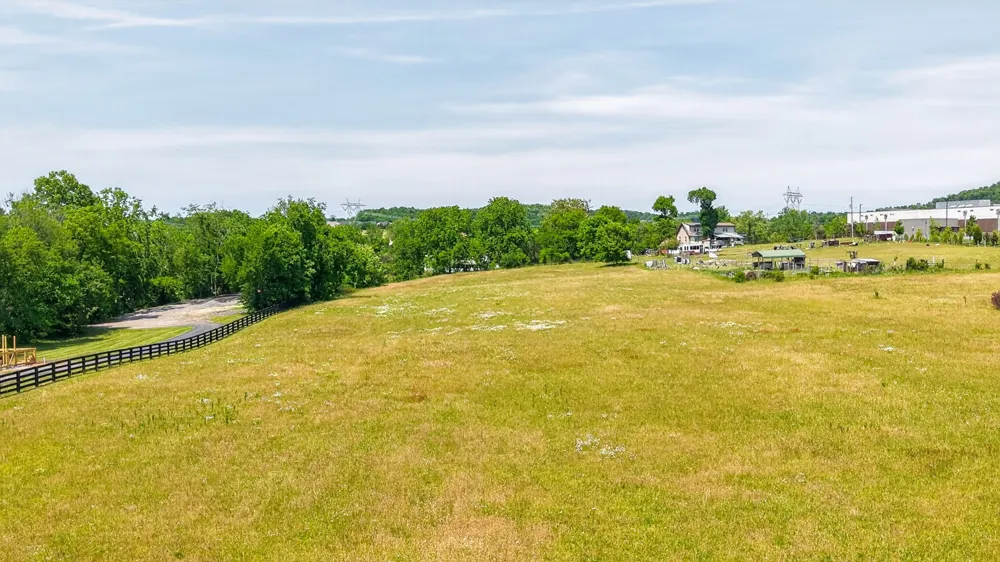 1933 Long Hollow Pike Gallatin, TN 37066