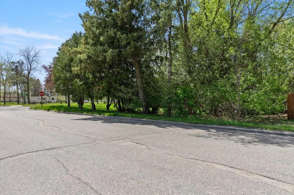 323 4th Street SE Staples, MN 56479