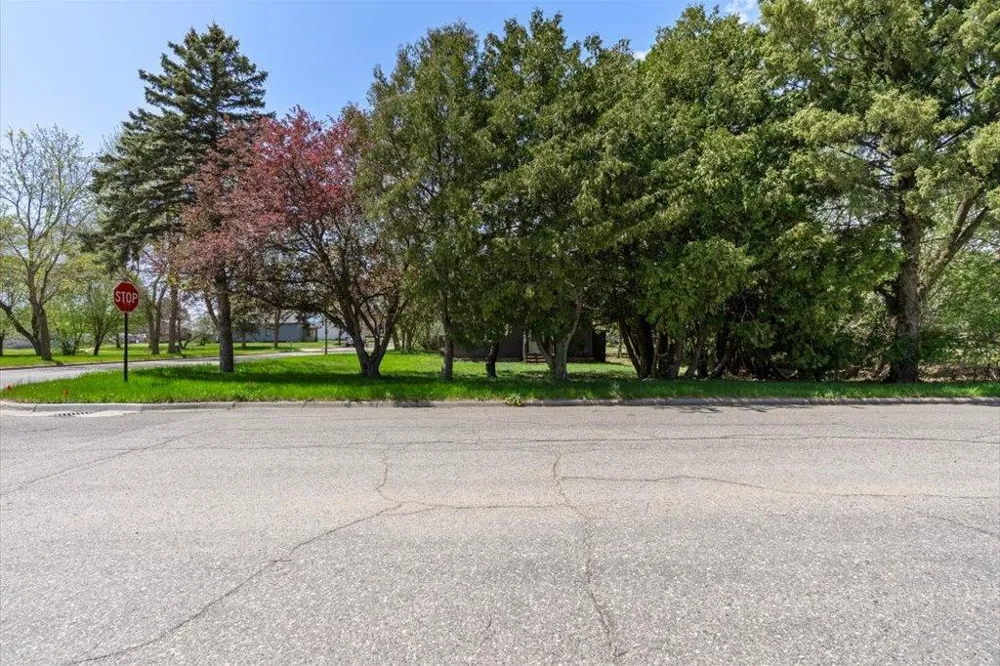 323 4th Street SE Staples, MN 56479
