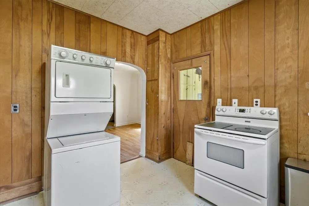 323 4th Street SE Staples, MN 56479