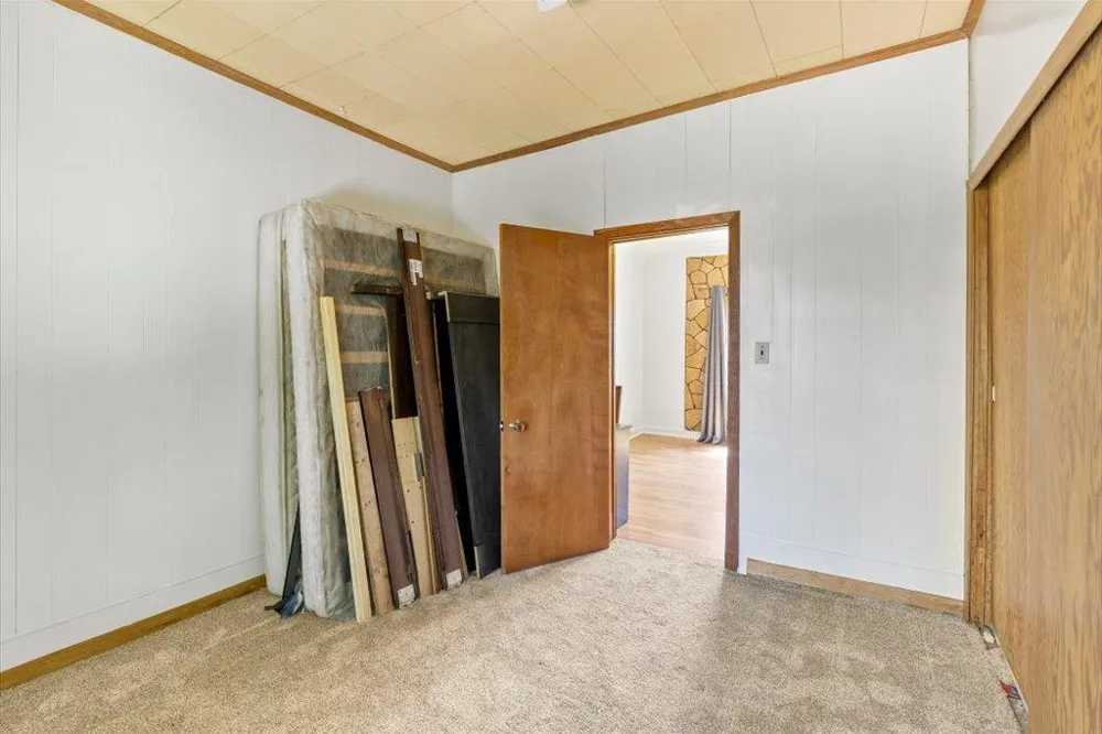 323 4th Street SE Staples, MN 56479