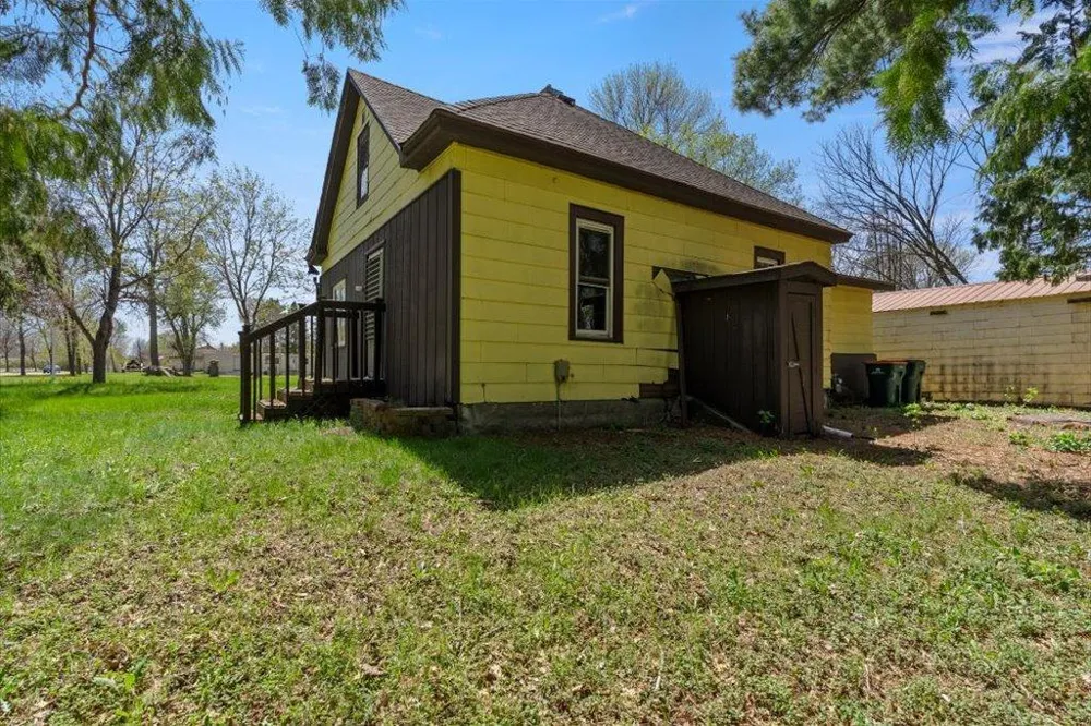 323 4th Street SE Staples, MN 56479