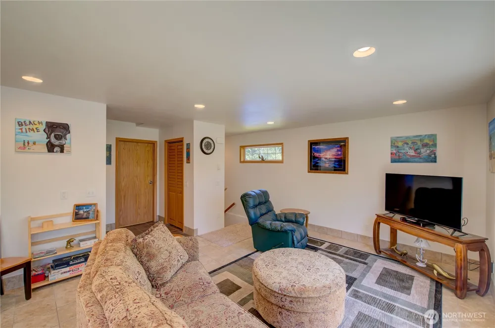 3331 239th Place Ocean Park, WA 98640