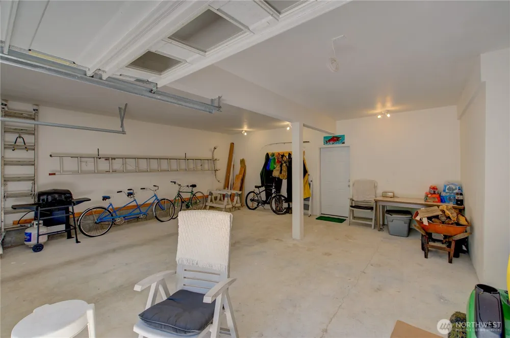 3331 239th Place Ocean Park, WA 98640