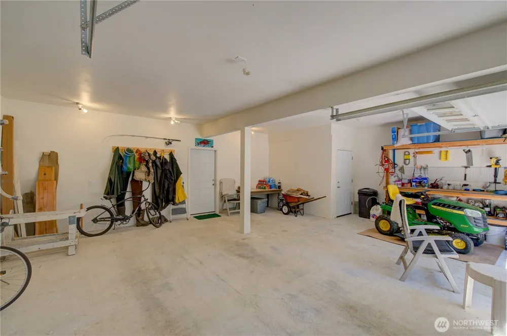 3331 239th Place Ocean Park, WA 98640