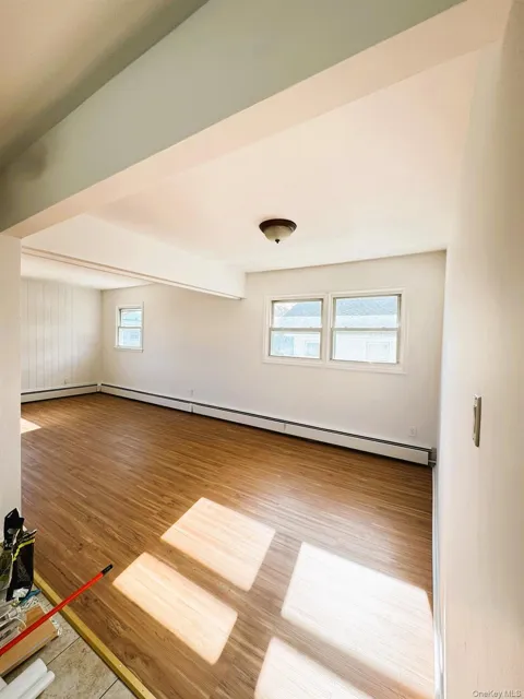 131 Roslyn Road #1st Floor