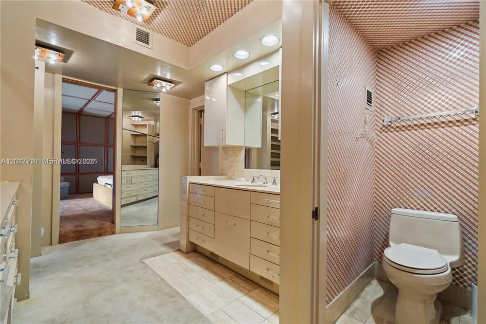 11111 Biscayne Blvd #227 North Miami Beach, FL 33181