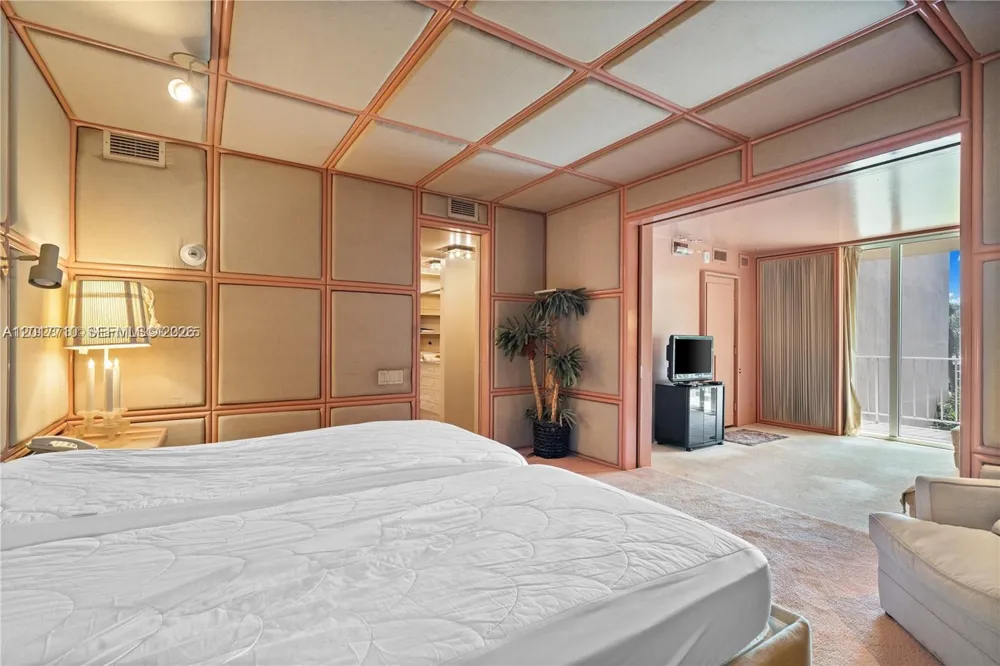 11111 Biscayne Blvd #227 North Miami Beach, FL 33181