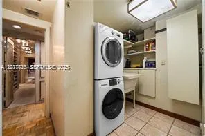 11111 Biscayne Blvd #227 North Miami Beach, FL 33181
