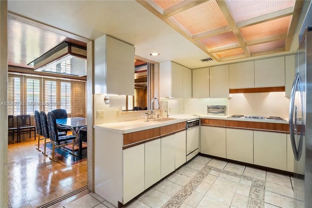 11111 Biscayne Blvd #227 North Miami Beach, FL 33181