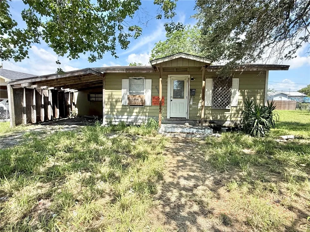 3021 Carver Drive Corpus Christi, TX 78405