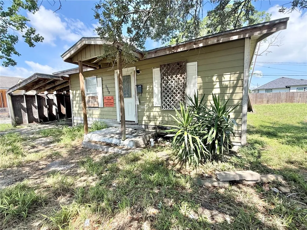 3021 Carver Drive Corpus Christi, TX 78405