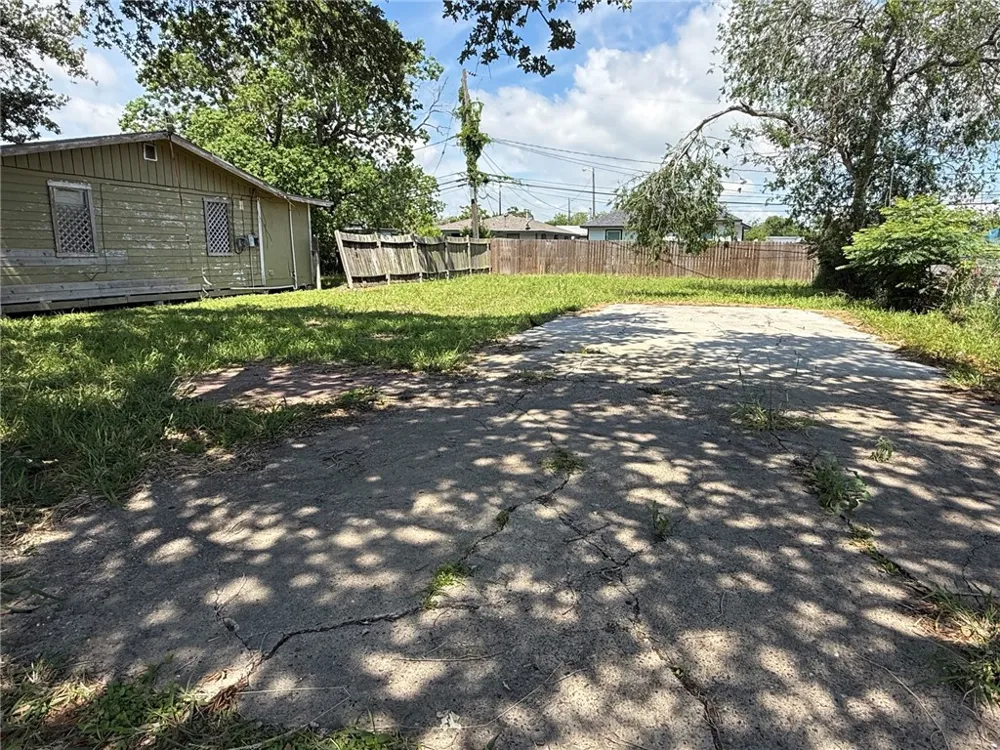 3021 Carver Drive Corpus Christi, TX 78405