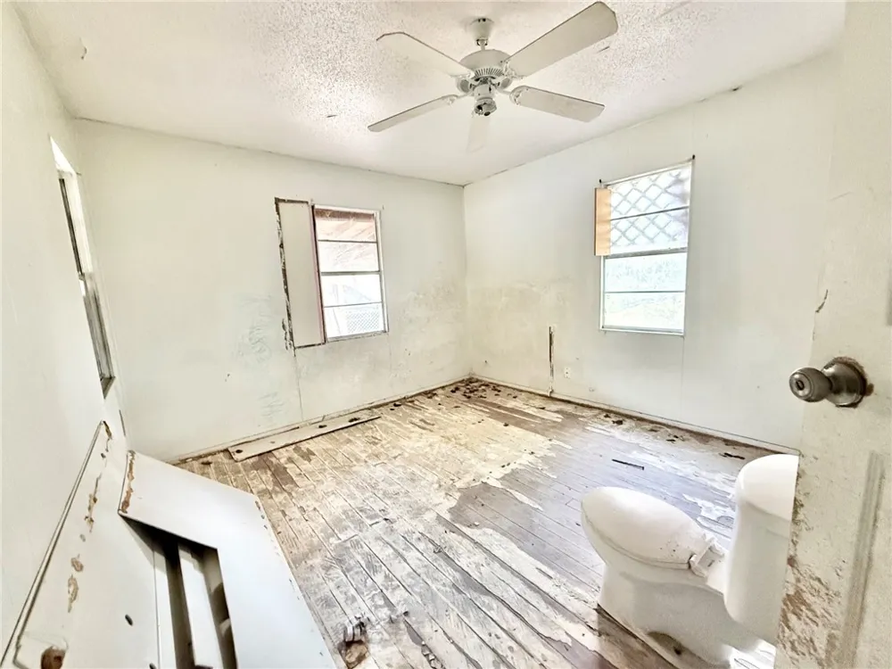 3021 Carver Drive Corpus Christi, TX 78405