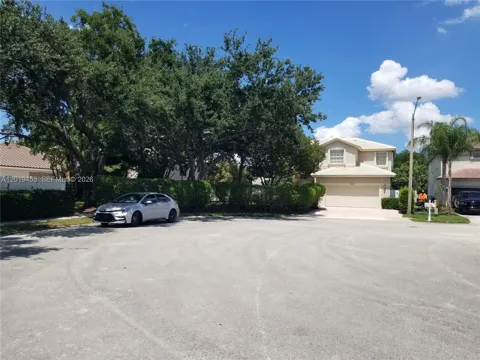 17047 NW 16th St