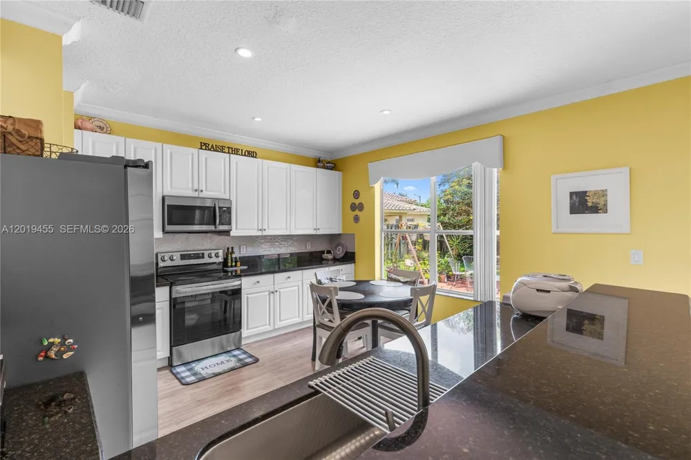 17047 NW 16th St Pembroke Pines, FL 33028