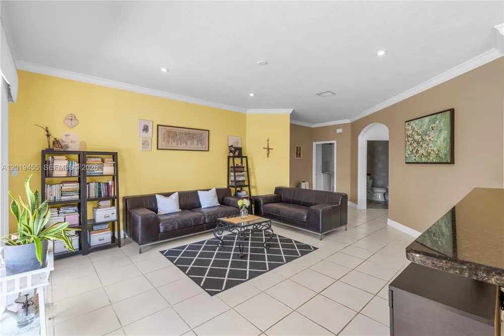 17047 NW 16th St Pembroke Pines, FL 33028