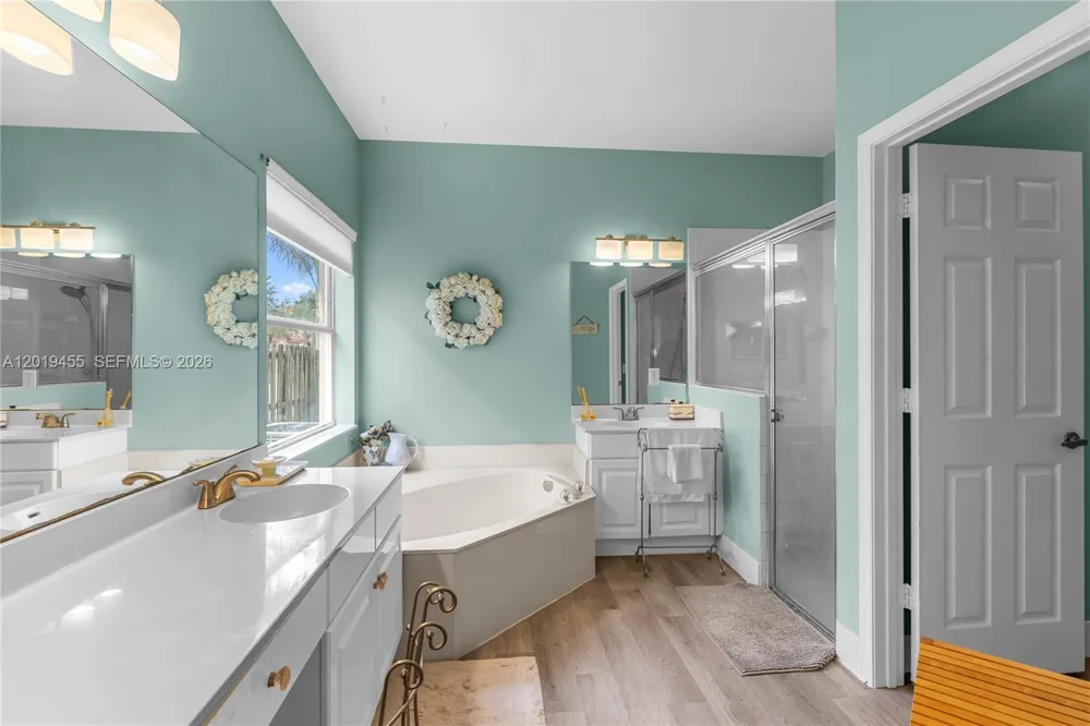 17047 NW 16th St Pembroke Pines, FL 33028