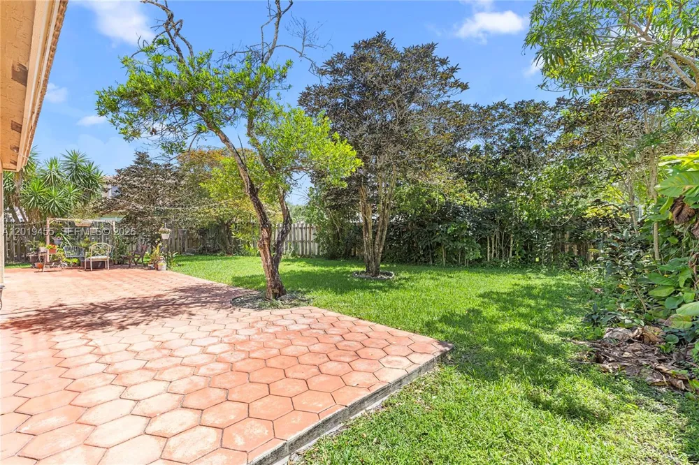 17047 NW 16th St Pembroke Pines, FL 33028