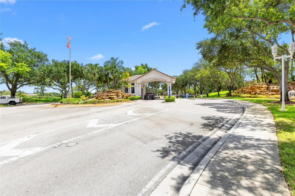 17047 NW 16th St Pembroke Pines, FL 33028
