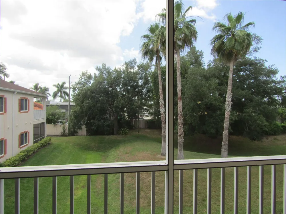 3966 MEDITERRANEA CIRCLE #421 Sarasota, FL 34233