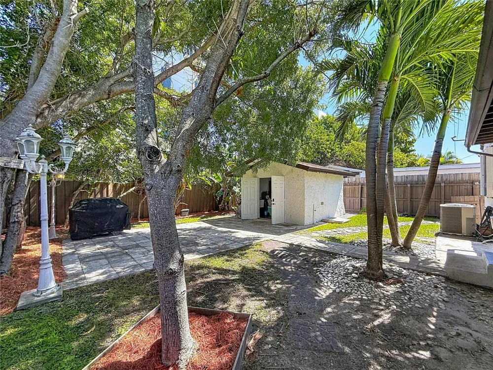 821 83RD ST Miami Beach, FL 33141