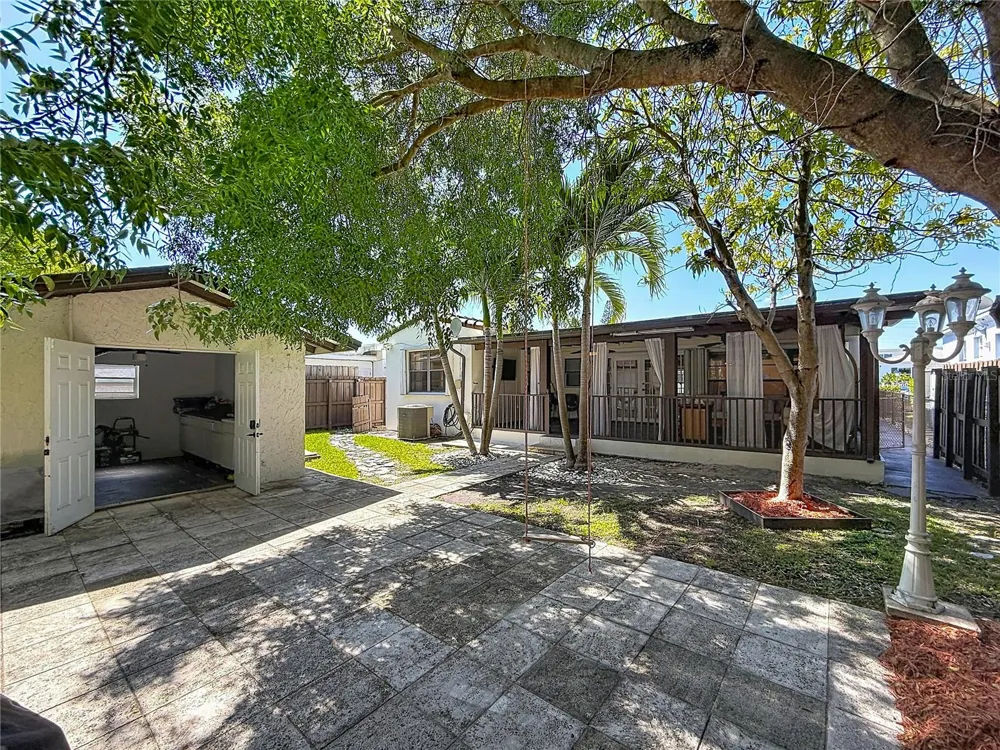 821 83RD ST Miami Beach, FL 33141