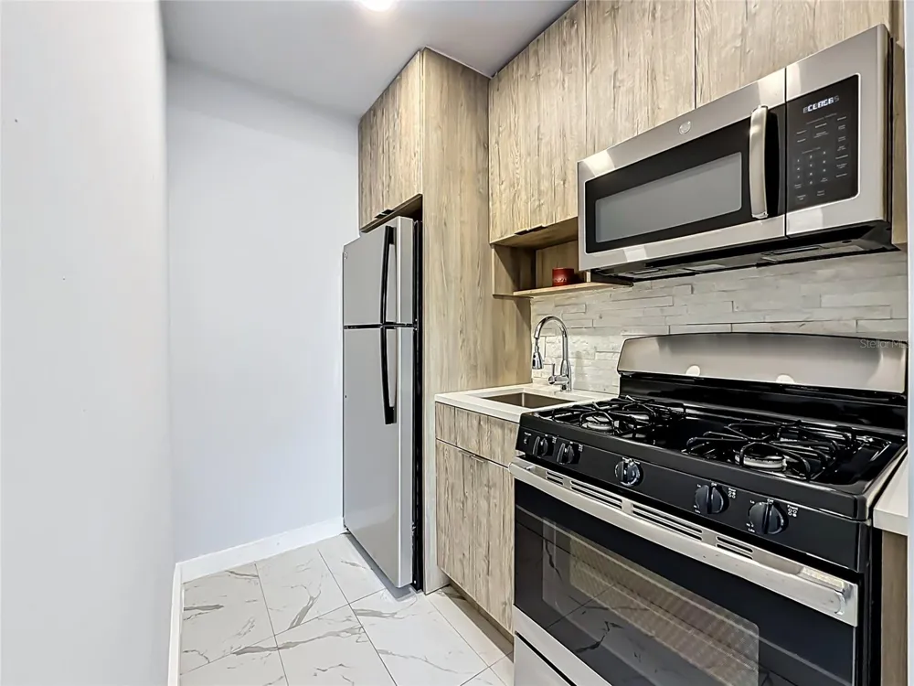 821 83RD ST Miami Beach, FL 33141