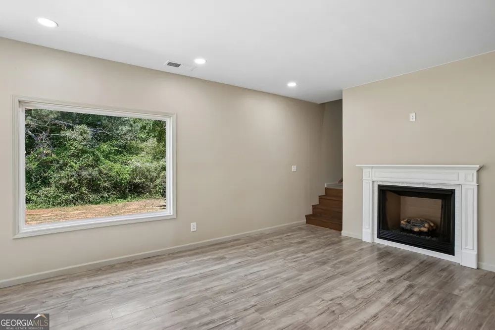 124 Johnson ST Barnesville, GA 30204