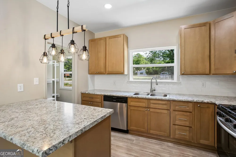 124 Johnson ST Barnesville, GA 30204