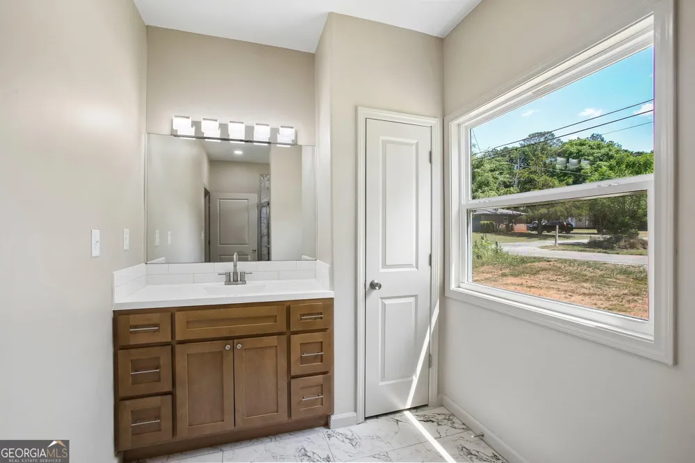 124 Johnson ST Barnesville, GA 30204