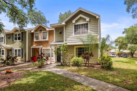 933 HAMILTON COURT