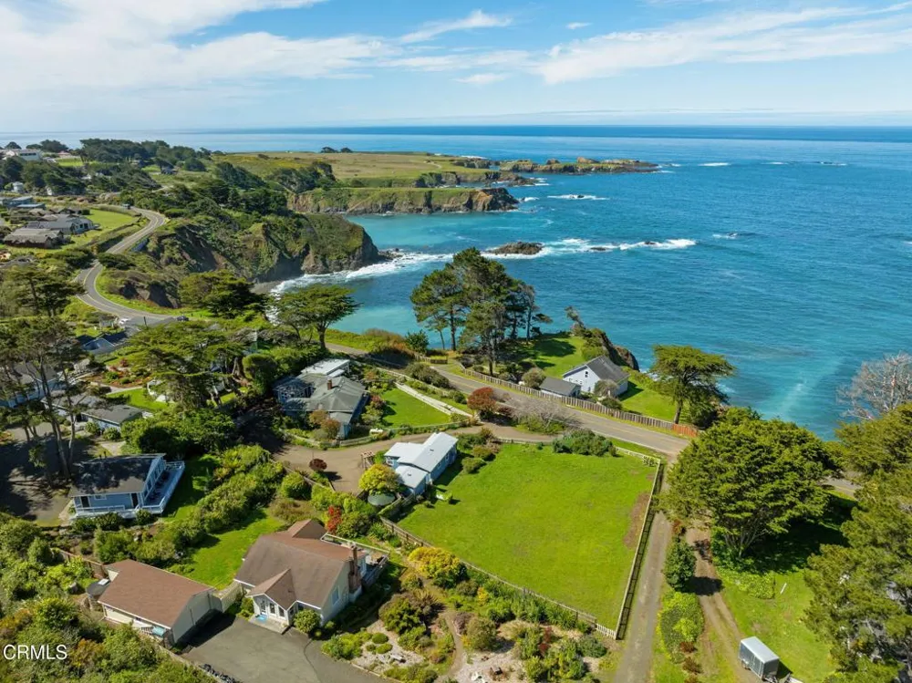 11251 Lansing Street Mendocino, CA 95460