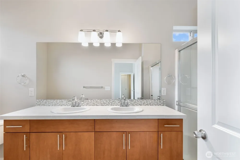 314 Chelan Avenue NE Renton, WA 98059
