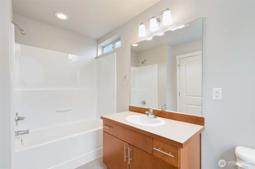 314 Chelan Avenue NE Renton, WA 98059