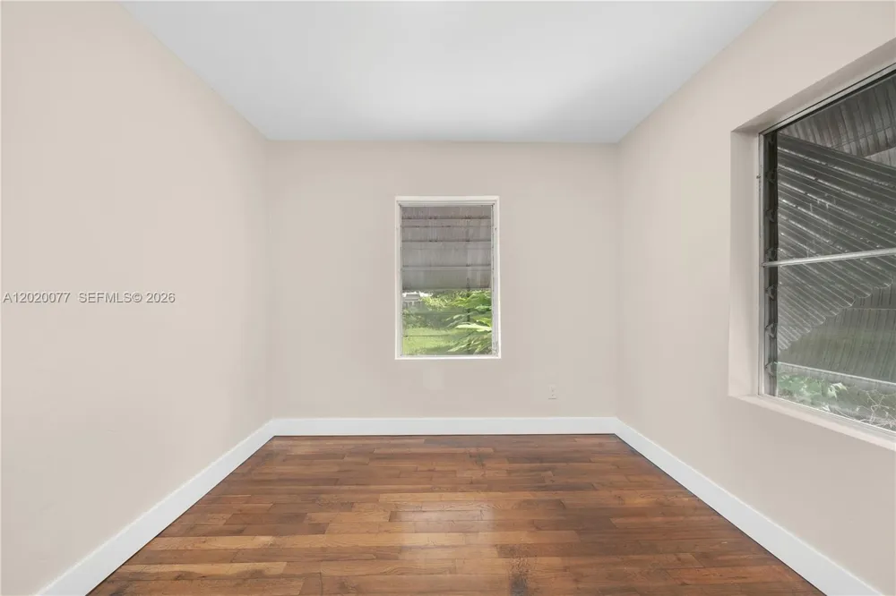 3271 NW 18th Ter Miami, FL 33125