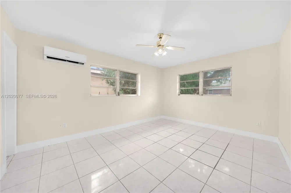 3271 NW 18th Ter Miami, FL 33125