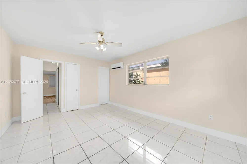 3271 NW 18th Ter Miami, FL 33125